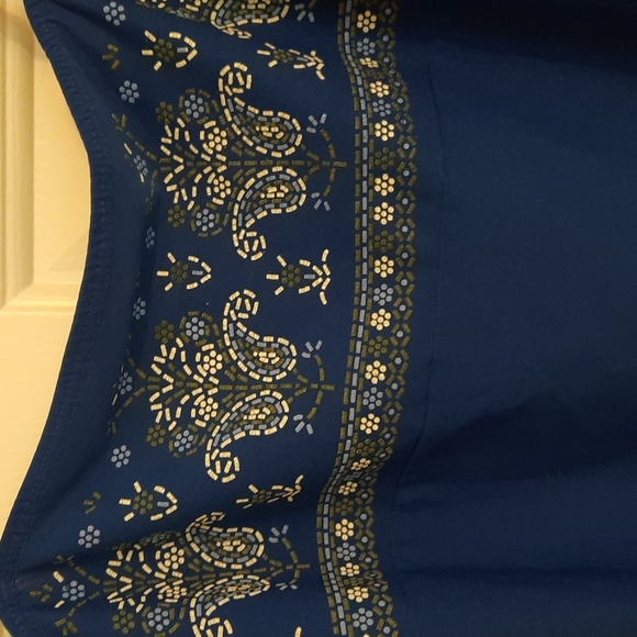 Beautiful Y2K Blue crop top spaghetti strap measurements in details cute floral - Picture 2 of 5